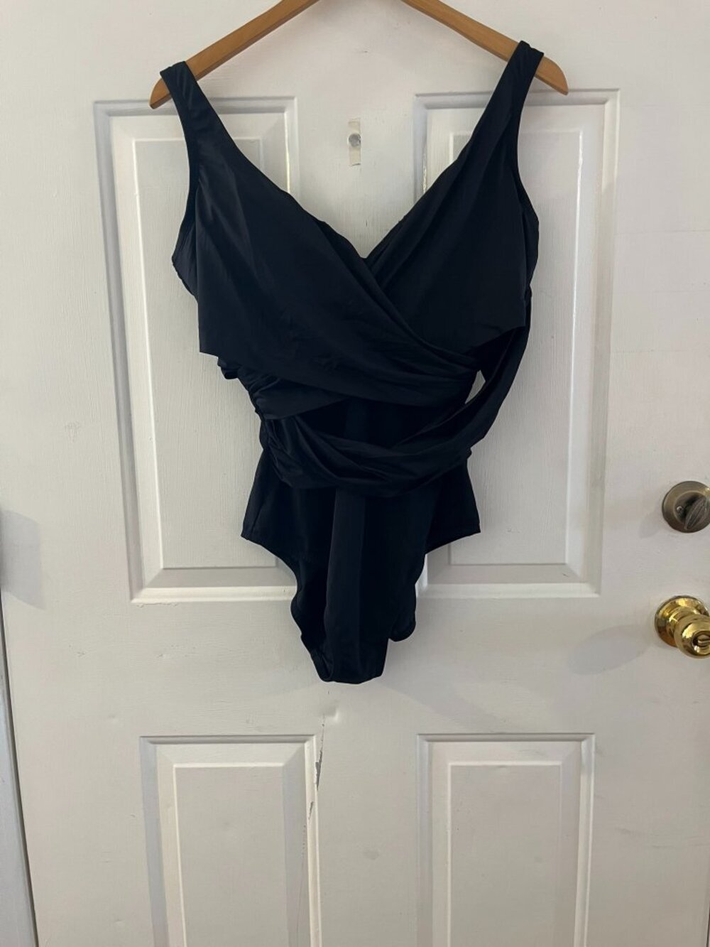 Lands' End Tummy Control Chlorine Resistant V-Neck Wrap One Piece Swimsuit 14D